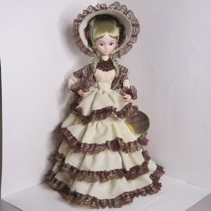 Bradley's Wonderful World of Dolls  Vintage 1980